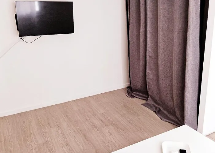 L'espadon Du Port, Air Conditioning, Terrace, Sea, 5 People * Port-la-Nouvelle
