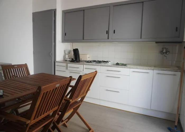 L'espadon Du Port, Air Conditioning, Terrace, Sea, 5 People *